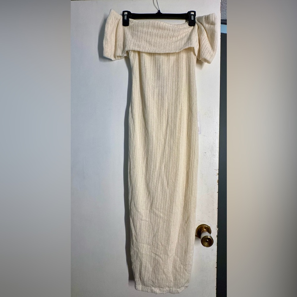 Elegant Cream Sleeveless Dress